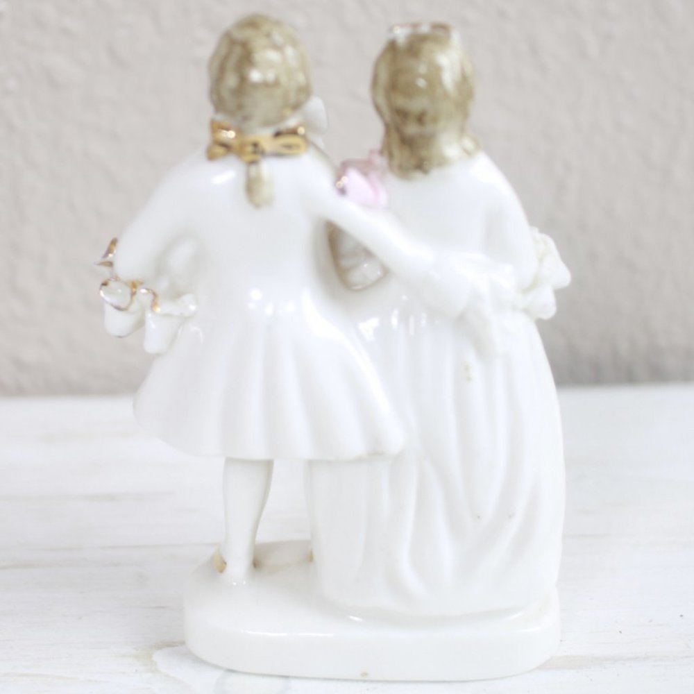 VTG Renaissance Porcelain - Picture 3 of 4